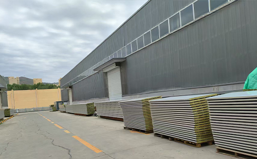 城北彩钢岩棉板防火性能与建筑应用解析 城北彩钢岩棉板防火性能与建筑应用解析